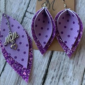 Mother’s Day earring and necklace set